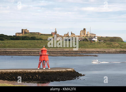 The Herd Groyne lighthouse South Shields looking across the Tyne estuary to Tynemouth, north east England, UK Stock Photo