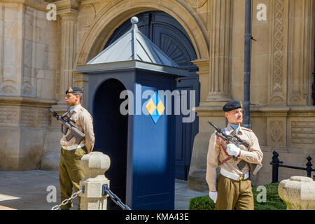 Guards at the Grand ducal palace, Luxembourg-city, Luxembourg, Europe Stock Photo