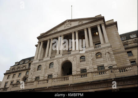 The Bank of England on Threadneedle Street in London, England Stock Photo