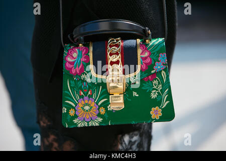 Bee gucci bag hi-res stock photography and images - Alamy