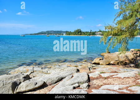 Beautiful seascape of rocky seashore sandy beach in Samui island, Thailand Stock Photo