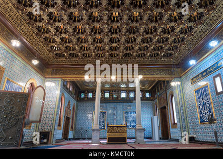 Interior of public mosque of Manial Palace of Prince Mohammed Ali Tewfik with wooden golden ornate ceilings, Cairo, Egypt Stock Photo