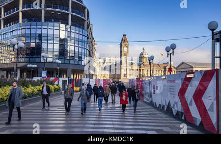 BIRMINGHAM, UK - DECEMBER 01, 2017: People on Paradise Pathway with  Big Brum Clock tower and Birmingham Museum and Art Gallery in Background Stock Photo