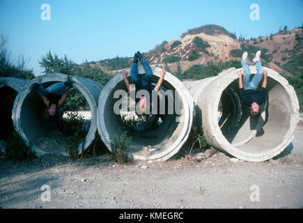 (EXCLUSIVE COVERAGE) (L-R) Actors Stephen Baldwin, Josh Brolin and Ty Miller pose during a photo shoot of the cast of television show 'The Young Riders' on July 20.1989 in Los Angeles, California. Photo by Barry King/Alamy Stock Photo