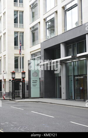 The Rolls Building is a judicial court complex on Fetter Lane in the City of London that is used by the High Court of Justice (one of the Senior Court Stock Photo