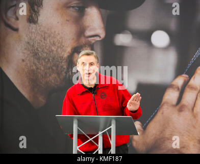 Romulus, Michigan - United Auto Workers Vice President Norwood Jewell speaks at the opening of a Mopar auto parts distribution center. The UAW represe Stock Photo