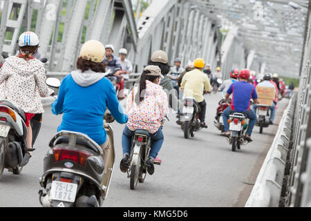 Traffic on the Trang Tien bridge in Hue, Vietnam Stock Photo