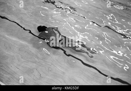 Swimming underwater indoor swimming pool 1960s UK HOMER SYKES Stock Photo