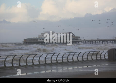 Blackpool, UK. 07th Dec, 2017. Birds flying over the pier during a storm in Blackpool, Lancashire,7th December, 2017 (C)Barbara Cook/Alamy Live News Credit: Barbara Cook/Alamy Live News Stock Photo