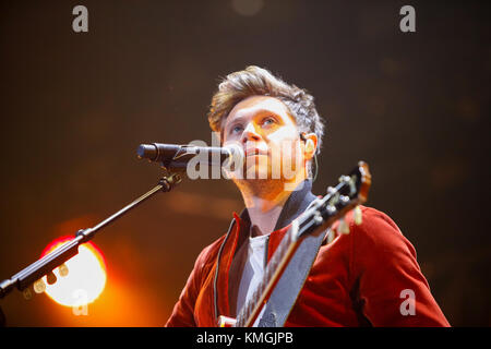 Philadelphia, USA. 06th Dec, 2017. Niall Horan performs at the Q102 Jingle Ball 2017 at the Wells Fargo Center in Philadelphia, PA on December 6th, 2017 Credit: The Photo Access/Alamy Live News Stock Photo