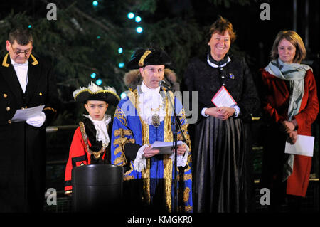 London, UK.  7 December 2017.  Ian Adams, The Lord Mayor of Westminster, speaks at the ceremony for the annual lighting of the Christmas Tree in Trafalgar Square.  The tree, a Norwegian spruce, is donated by the City of Oslo to the people of London each year as a token of gratitude for Britain’s support during the Second World War.  Credit: Stephen Chung / Alamy Live News Stock Photo