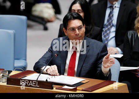 Israeli ambassador to the United Nations Danny Danon, bottom left ...