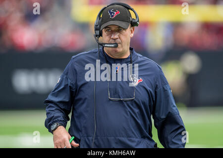 Houston, TX, USA. 10th Dec, 2017. Houston Texans head coach Bill O'Brien during the 2nd quarter of an NFL football game between the Houston Texans and the San Francisco 49ers at NRG Stadium in Houston, TX. The 49ers won the game 26-16.Trask Smith/CSM/Alamy Live News Stock Photo