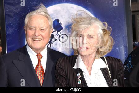 16 March 2002   © 2002   Sargent & Eunice Shriver  'ET' 20th anniversary premiere gala  to benefit the Special Olympics  Shrine Auditorium  Los Angeles, CA.   © RTSlocomb / MediaPunch Stock Photo
