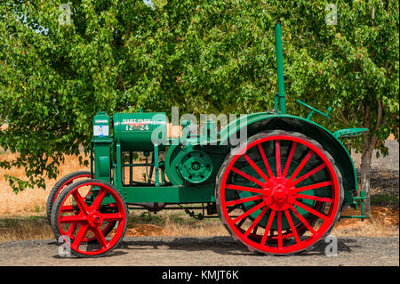 McMinnville, Oregon, USA - August 13, 2016:  One of the many old vintage tractors seen at Yamhill County Harvest Fest. Stock Photo