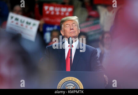 Pensacola, Florida, USA. 8th December, 2017. U.S. President Donald Trump speaks at a campaign rally on December 8, 2017 at the Pensacola Bay Center in Pensacola, Florida. Credit: Paul Hennessy/Alamy Live News