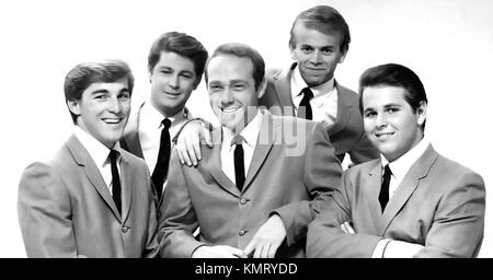 BEACH BOYS  Promotional photo of  US music group about 1964. From left:Dennis Wilson, Brian Wilson, Mike Love, Al Jardine, Carl Wilson. Stock Photo