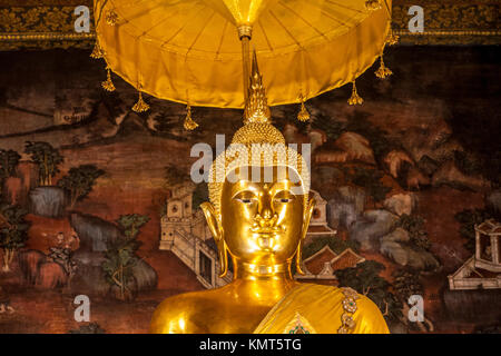 Bangkok, Thailand.  Buddha in the Phra Ubosot of the Wat Pho Temple Complex. Stock Photo