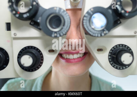 phoropter ophthalmic testing device machine Stock Photo