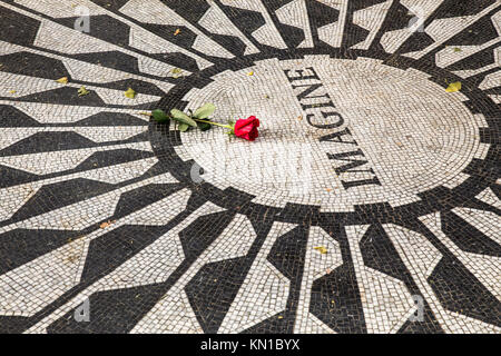 John Lennon Imagine memorial in Central Park NYC, Strawberry Fields Stock Photo