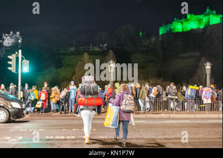 Edinburgh, UK . 09th Dec, 2017. People queueing to the 'Sleep in the park' event taking place in Princess Gardens, Edinburgh at freezing temperatures Credit: Ann Kimmel/Alamy Live News Stock Photo