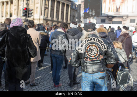 Paris, France. 09th Dec, 2017. Popular commemoration of the death of French singer Johnny Hallyday in Paris: a biker mourning Credit: slaeinte/Alamy Live News Stock Photo