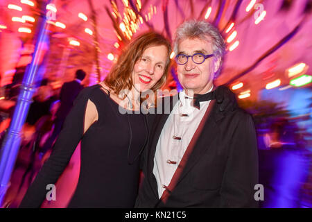 Berlin, Germany. 09th Dec, 2017. Film director Wim Wenders and his wife Donata Wenders celebrating at the after-party of the European Film Awards 2017 in the Stone Brewing in Berlin, Germany, 09 December 2017. Credit: Jens Kalaene/dpa-Zentralbild/ZB/dpa/Alamy Live News Stock Photo