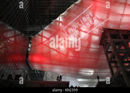 Rome, Italy. 09th Dec, 2017. The Small to Medium Sized Book Publishers Fair 'Più libri più liberi' held for the first time at the Nuvola di Fuksas Cloud state of the art Convention Centre in the EUR district of Rome Italy ©Gari Wyn Williams/Alamy Live News Credit: Gari Wyn Williams/Alamy Live News Stock Photo