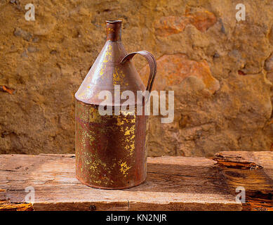 A rusted metal mouse trap Stock Photo - Alamy