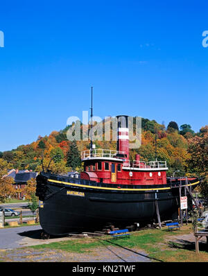 Hudson River Maritme Museum, Fall Colors, Kingston, Ulster County, New York State, America