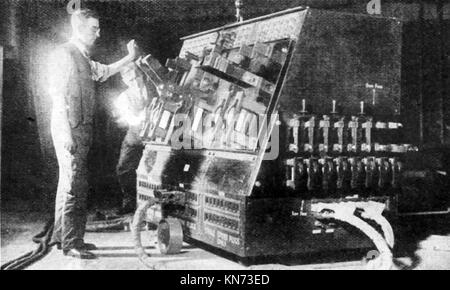 Elstree Film Studios, Hertfordshire England in the 1940's -  Staff operating a portable 'sunlight switchboard' used for controlling lighting. Stock Photo