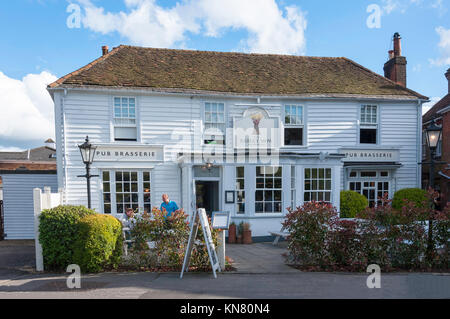 The 18th century Barley Mow Pub on The Green, Englefield Green, Surrey, England, United Kingdom Stock Photo