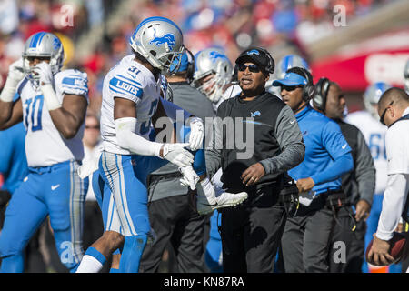 December 10, 2017 - Detroit Lions linebacker Jarrad Davis (40) before the  game between the Detroit Lions and the Tampa Bay Buccaneers at Raymond  James Stadium in Tampa, Florida. Del Mecum/CSM Stock Photo - Alamy