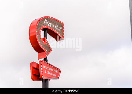 NORTHAMPTON, UK - 29 OCTOBER 2017: Day view shot of Pizza Hut logo in Sixfields Retail park. Stock Photo