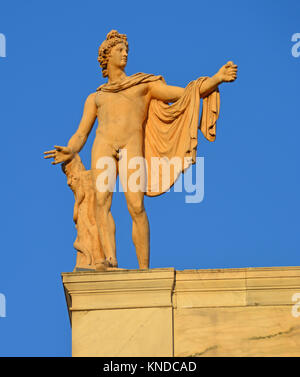 greek-god-of-the-sun-apollo-