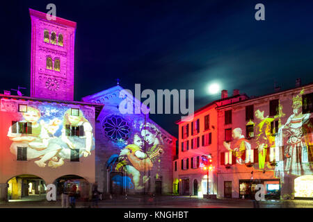 Basilica of Saint Fedele, Como monuments illuminated in Christmas time, Lombardy, Italy, Europe Stock Photo