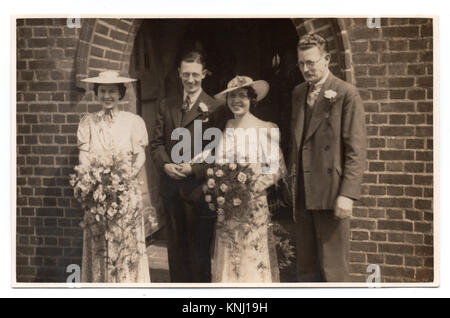 The wedding of Ernest Perrett and Beryl Johnson, St. Andrew's Church, 31 Southview Drive, Southend-on-Sea, England, 1938.  Jack Perrett and Margot ? in attendance Stock Photo