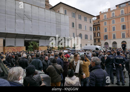 ROME, ITALY - DECEMBER 11, 2017: funeral of the Italian singer Lando Fiorini at the Basilica of Santa Maria in Trastevere. Credit: marco varrone/Alamy Live News Stock Photo