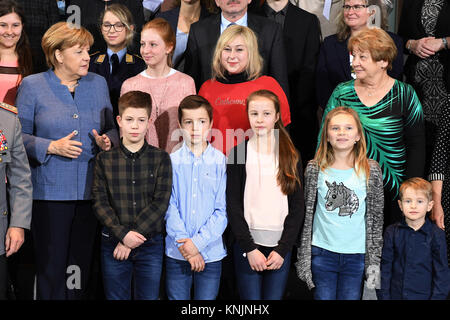 Berlin, Germany. 12th Dec, 2017. German chancellor Angela Merkel (Christian Democratic Union - CDU) receives family members of soldiers currently abroad at the chancellory in Berlin, Germany, 12 December 2017. Credit: Maurizio Gambarini/dpa/Alamy Live News Stock Photo