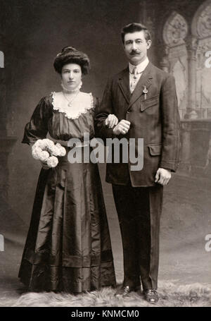 An american woman and man in New York (c. 1905) Stock Photo