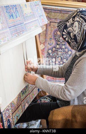 Turkish Woman Making Rug The hands of an Afghan woman Stock Photo - Alamy