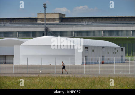 Refugee's lodging, airport Tempelhof, Tempelhofer field, temple court, Berlin, Germany, Fluechtlingsunterkunft, Flughafen Tempelhof, Tempelhofer Feld, Stock Photo