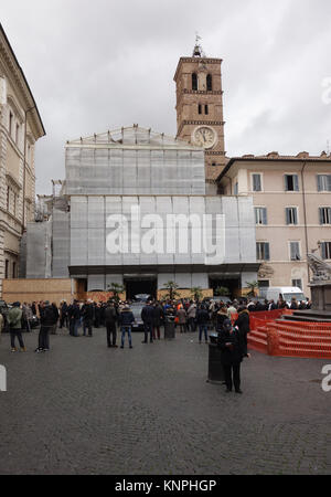 ROME, ITALY -  DECEMBER 11, 2017: funeral of the Italian singer Lando Fiorini at the Basilica of Santa Maria in Trastevere Stock Photo