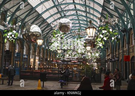 Covent Garden London England Christmas 2017 Stock Photo