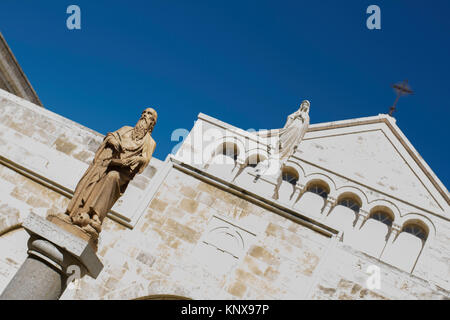 Statues looking out for the Church of St. Catherine, Bethlehem, West Bank Stock Photo