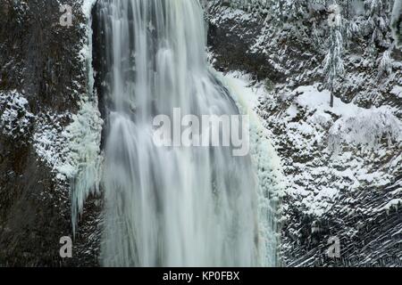 Salt Creek Falls in winter, Willamette National Forest, Oregon.