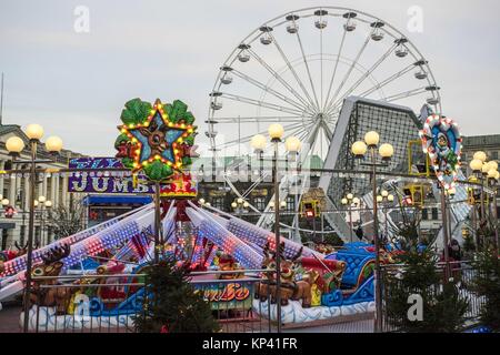Poznan, Wielkopolska, Poland. 13th Dec, 2017. December 13, 2017 - Poznan, Poland - The atmosphere of Christmas is visible on the streets of the one of the main Polish cities. Residents may feel that Christmas is getting closer every day. Credit: Dawid Tatarkiewicz/ZUMA Wire/Alamy Live News Stock Photo