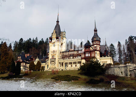 Sinaia, Romania. 13th Dec, 2017. The Peles castle is seen in Sinaia, north of Bucharest, Romania, on Dec 13, 2017. The coffin of Romania's former King Mihai I was transported in Peles castle on Wednesday and will be buried on Dec. 16. Romania's former King Mihai I died on Tuesday at the age of 96 at his residence in Switzerland. Credit: Cristian Cristel/Xinhua/Alamy Live News Stock Photo