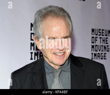 New York, NY, USA. 13th Dec, 2017. Warren Beatty attends the Museum of the Moving Image Salute to Annette Bening at 583 Park Avenue on December 13, 2017 in New York City. Credit: John Palmer/Media Punch/Alamy Live News Stock Photo