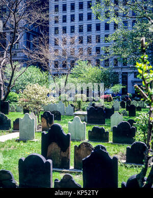 May 1982,New York,Trinity church cemetery,springtime,financial district,lower Manhattan,New york City,NY,NYC,USA, Stock Photo